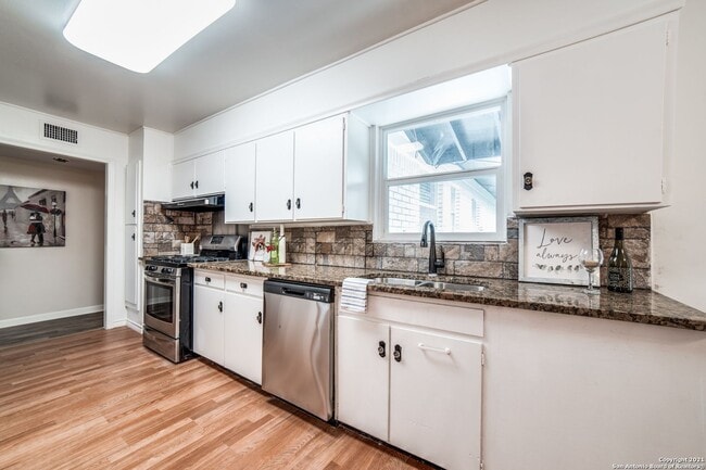 Photo - 326 E Rampart Dr