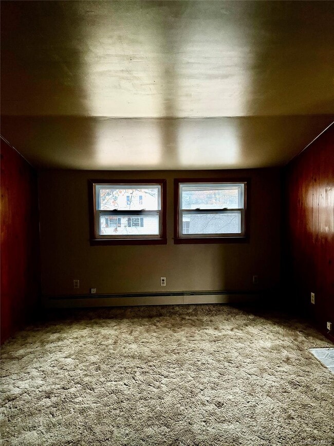 Photo - 17 Algonquin Dr