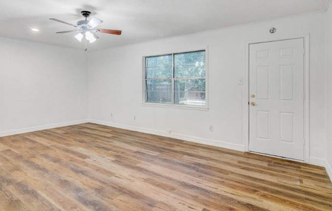 Photo - 5585 Scenic Dr