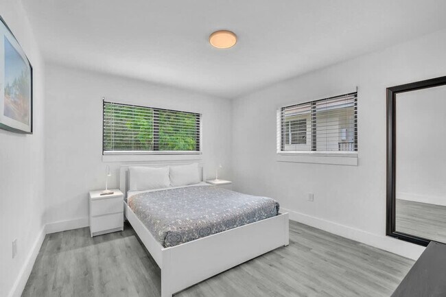 Photo - 653 SW 2nd St Unidad SI ID1574011P