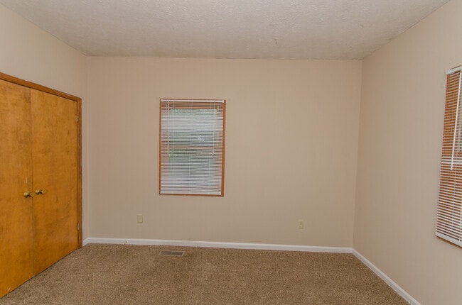 Photo - 4 bedroom, 1 bath home: Available July 2026!