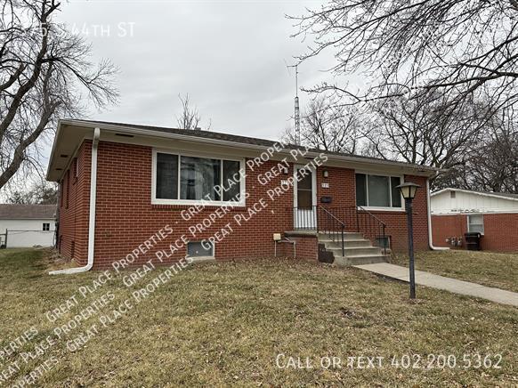 Building Photo - 375 S 44th St