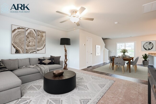 Photo - 2094 Southlea Dr