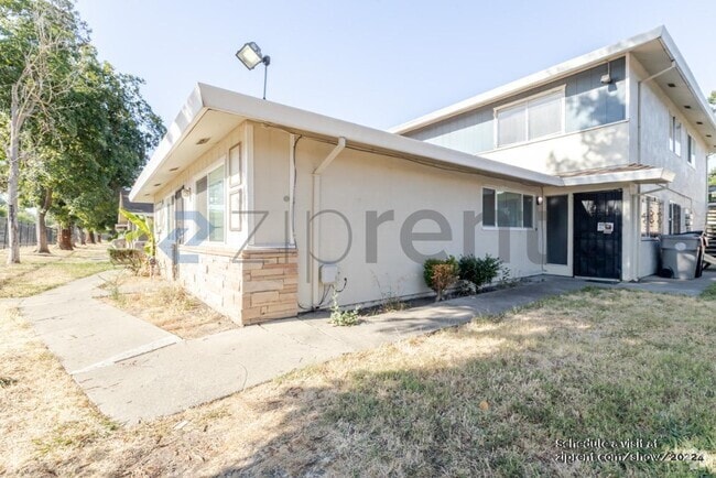 Building Photo - 7384 Franklin Blvd Rental