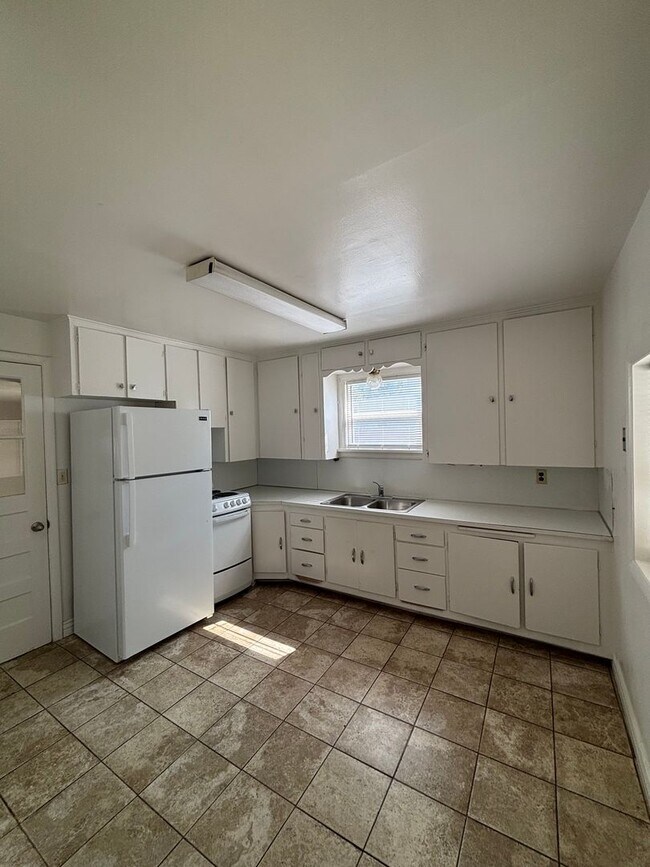 124 & 124 1/2 McKinley Ave