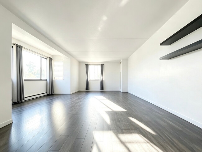 Living room - 100 Ledgewood Dr Unit 412