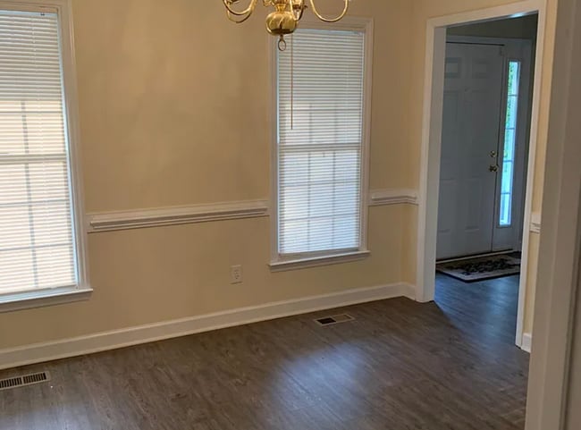 Photo - Spacious 3-Bedroom Home with Detached Garage – Available Now!