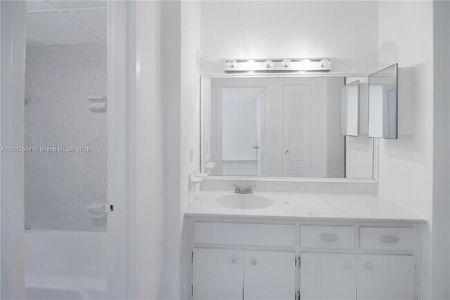 Photo - 800 West Ave Unit 937