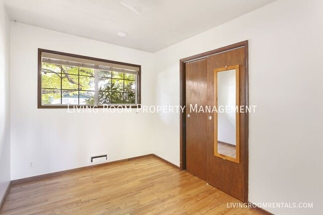 Photo - 11736 NE Eugene St