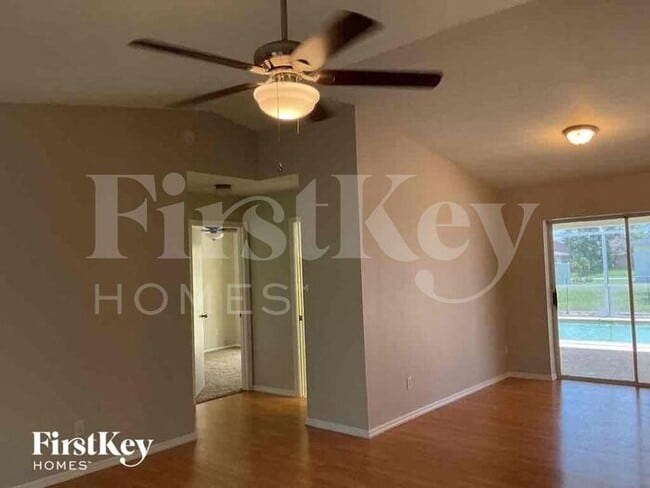 Photo - 306 SE 15th St