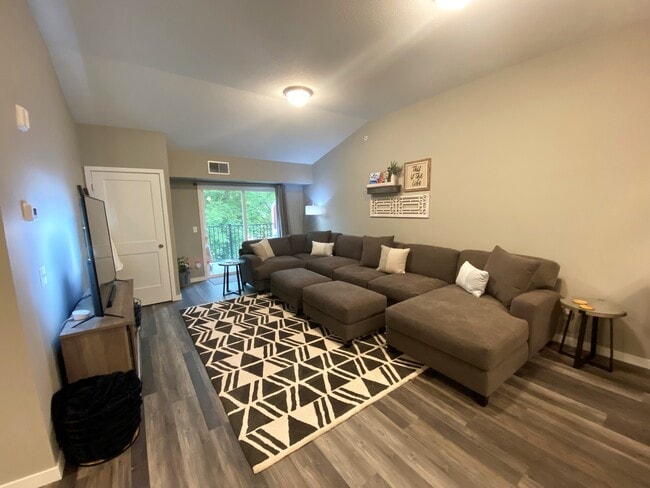 Photo - The Pointe @ Merchant Square