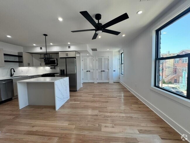 Building Photo - 170 Griffith St Unit 2 Rental