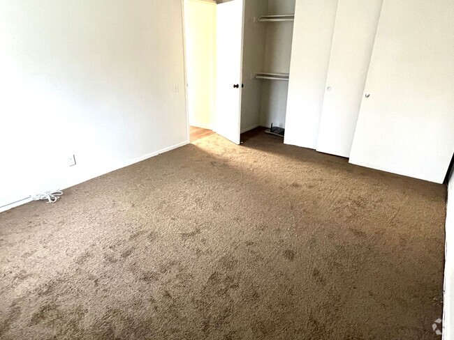 Building Photo - Whittier 2 bedrooms 2 bathrooms Rental