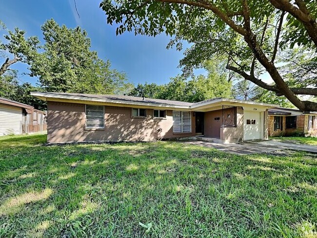Building Photo - 1734 Buena Vista St Rental