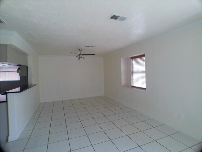 Building Photo - 6350 Crestside Dr