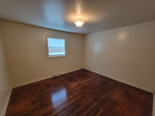 Photo - 2 Bedroom Apartment!