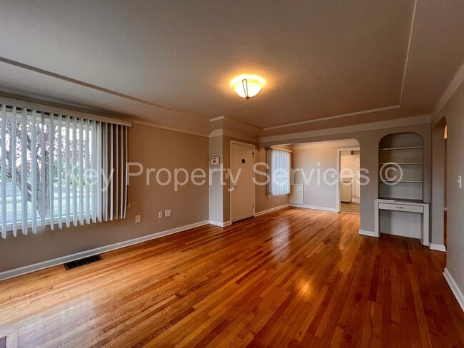 Photo - Charming Two Bedroom House near Downtown V...