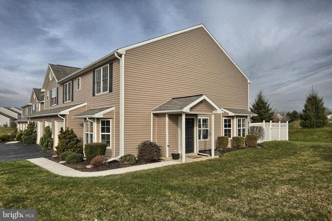 Photo - 150 Merlin Dr