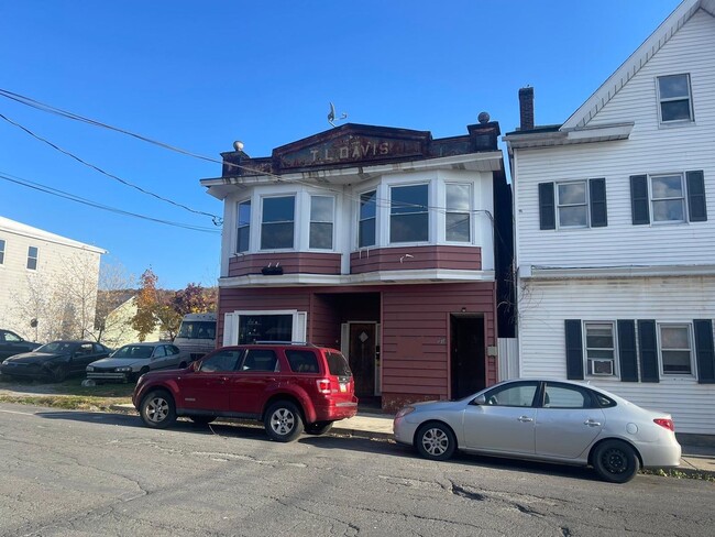 Building Photo - 212 W Ridge St Unit 212 W Ridge st Apt 2