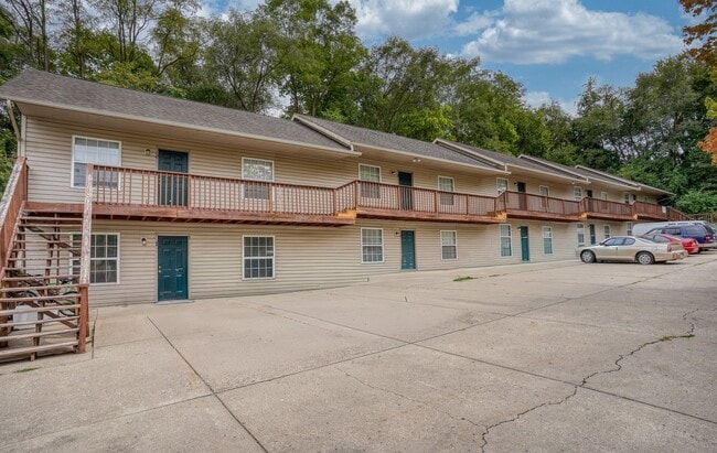 Building Photo - Holloway Street Apartments