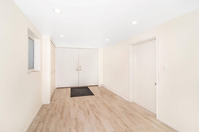 Building Photo - 1141 Pugsley Ave Unit B Rental