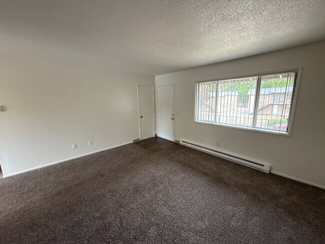 Photo - 3930 Iberis St NE