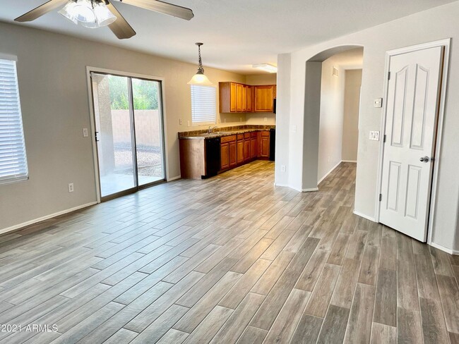 Photo - Beautifully renovated 3 bedroom/2.5 bathroom home in Tolleson!