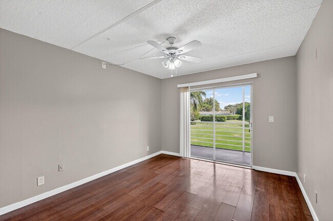 Photo - 2200 Springdale Blvd Unit 212