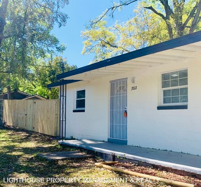 Building Photo - Comfortable Living and Style! RENT SPECIAL... Rental