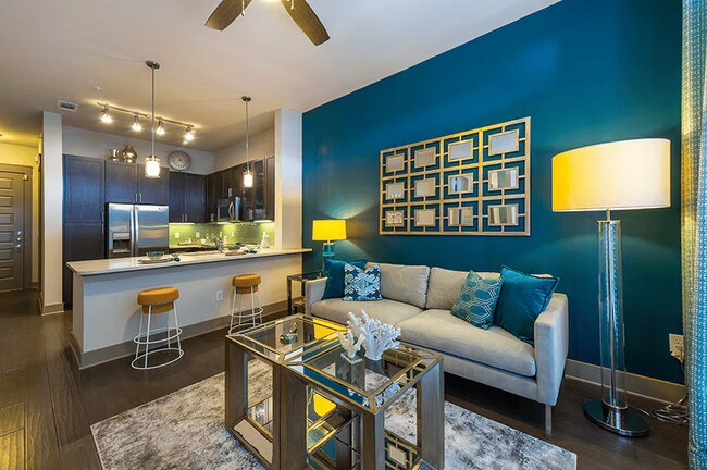 Photo - Live in Style – Up to 6 Weeks FREE in Down... Unit CRT1