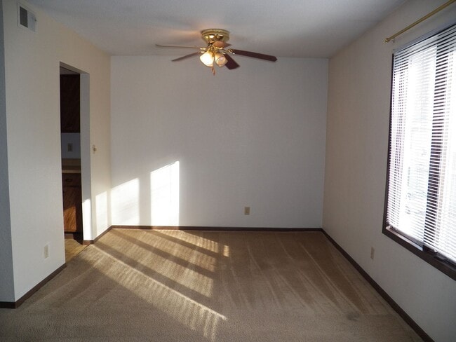 Photo - 1008 Bridgit Ct SE Unit 04