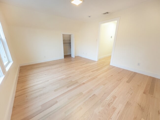 Photo - 54 Wendell St