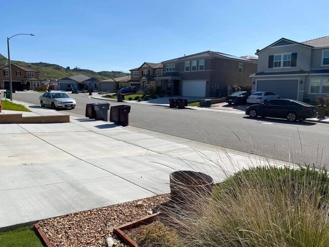 En una tranquila calle sin salida con mucho espacio para aparcar en la entrada o en la calle. - 7893 Boot Straps Ct Unidad JADU Studio