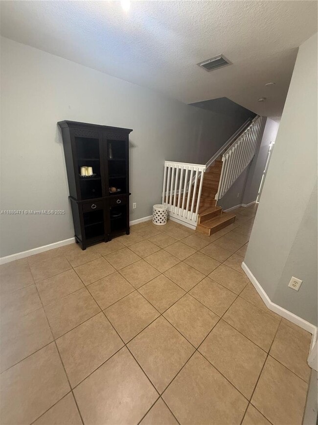 Photo - 152 SE 29th Ave
