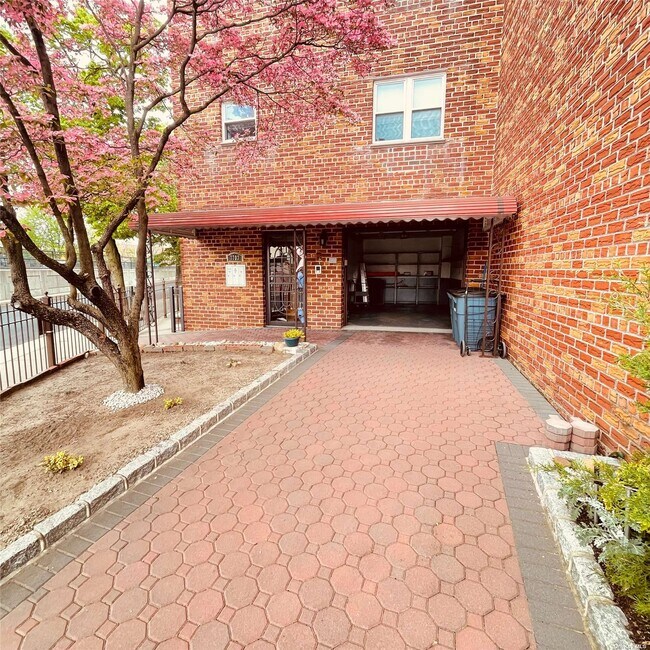 7703 74th St Apartment Queens, NY