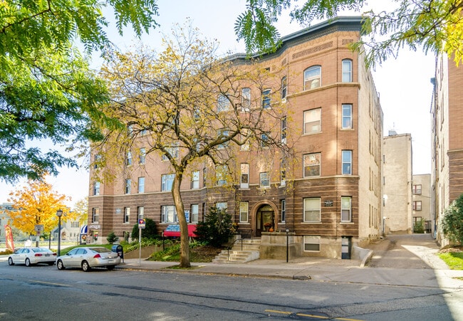 Photo - Lowry Hill Apartments Unit 70915