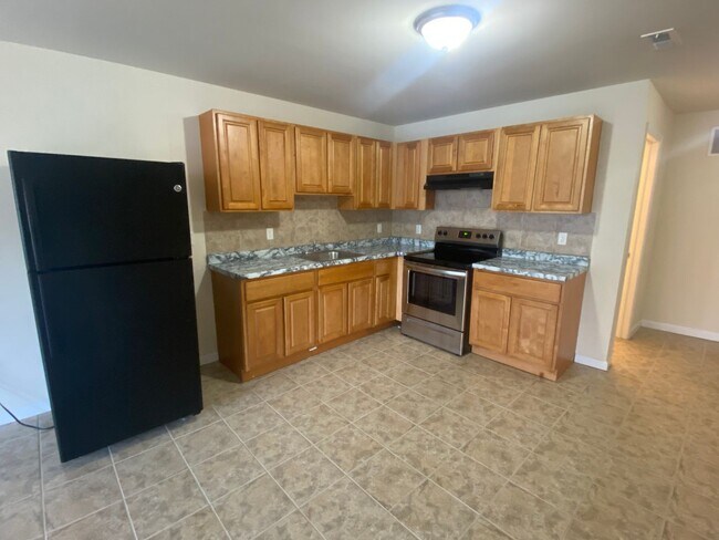 Photo - 15 N 50th St Unit 2ND FLOOR