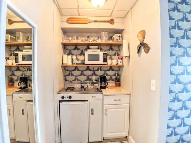 Photo - 885 Laconia Rd