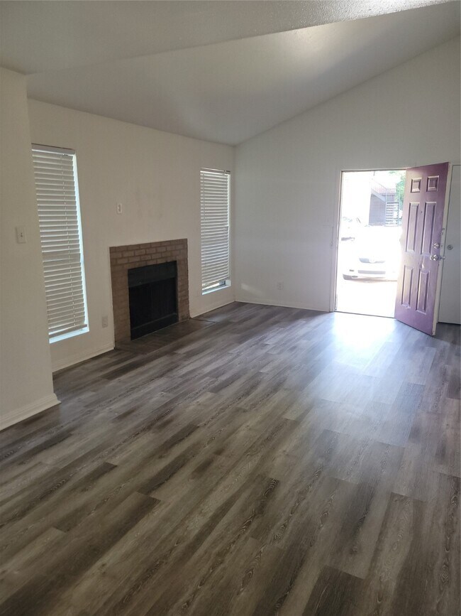 Building Photo - 7200 W T C Jester Blvd Unit 1801 Rental