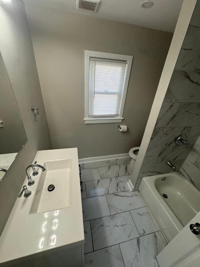 Photo - 4502 Elmwood Rd