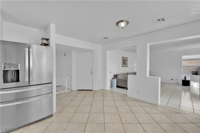 Building Photo - 2128 Desert Pines St