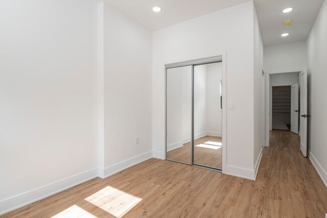 Photo - 3312 W Cumberland St Unidad 1