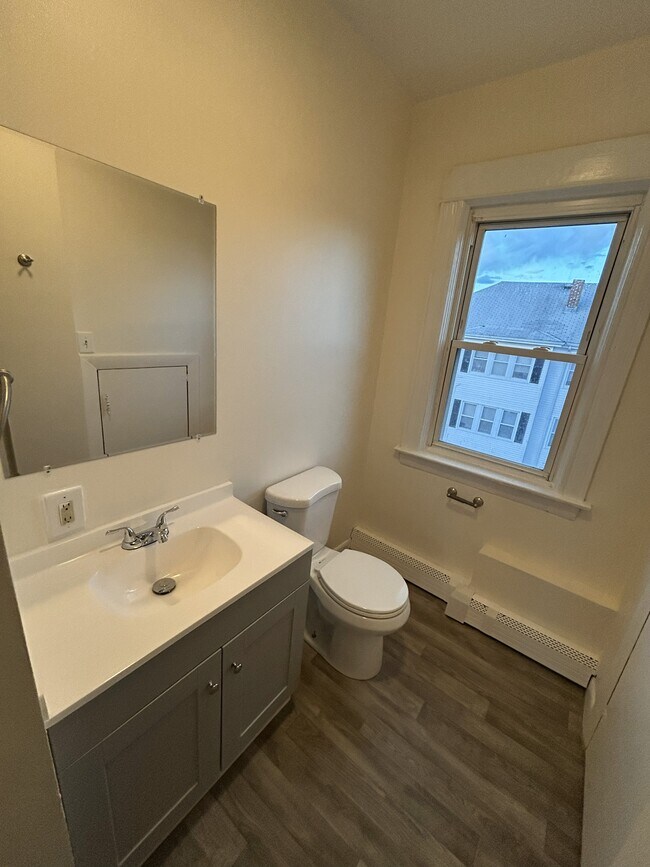 Photo - 335 Academy Ave Unit #3