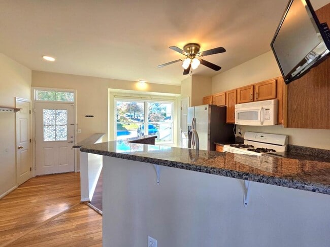 Photo - 3989 Hartlake St