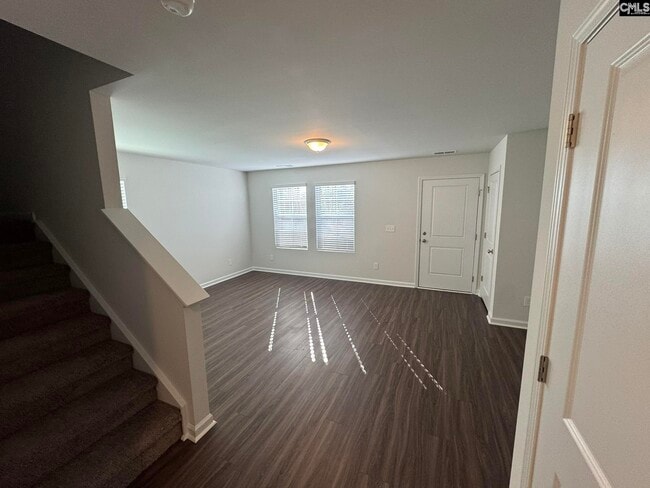 Photo - 811 Coburg Ln