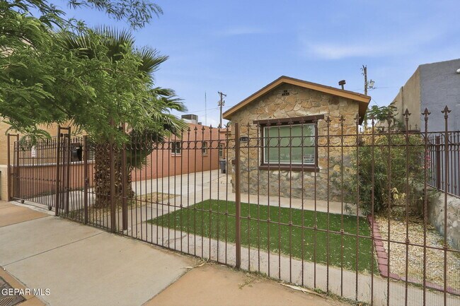 Photo - 1310 E San Antonio Ave