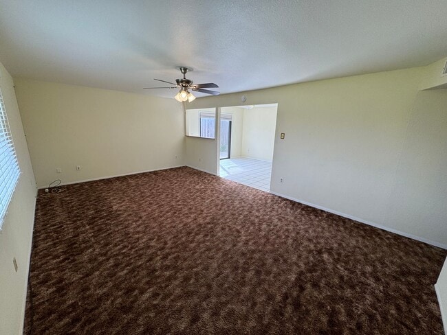 Photo - 566 Meadow Ln