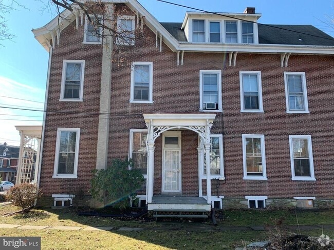 Building Photo - 325 Washington Ave Unit 2 Rental
