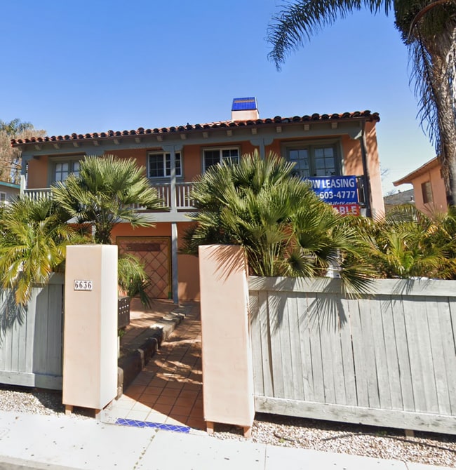 6636 Del Playa Dr Unidad A