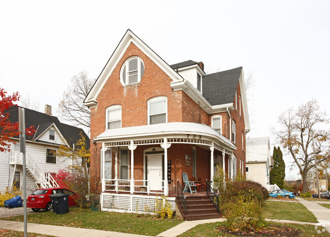 Building Photo - 723 Lawrence St Rental